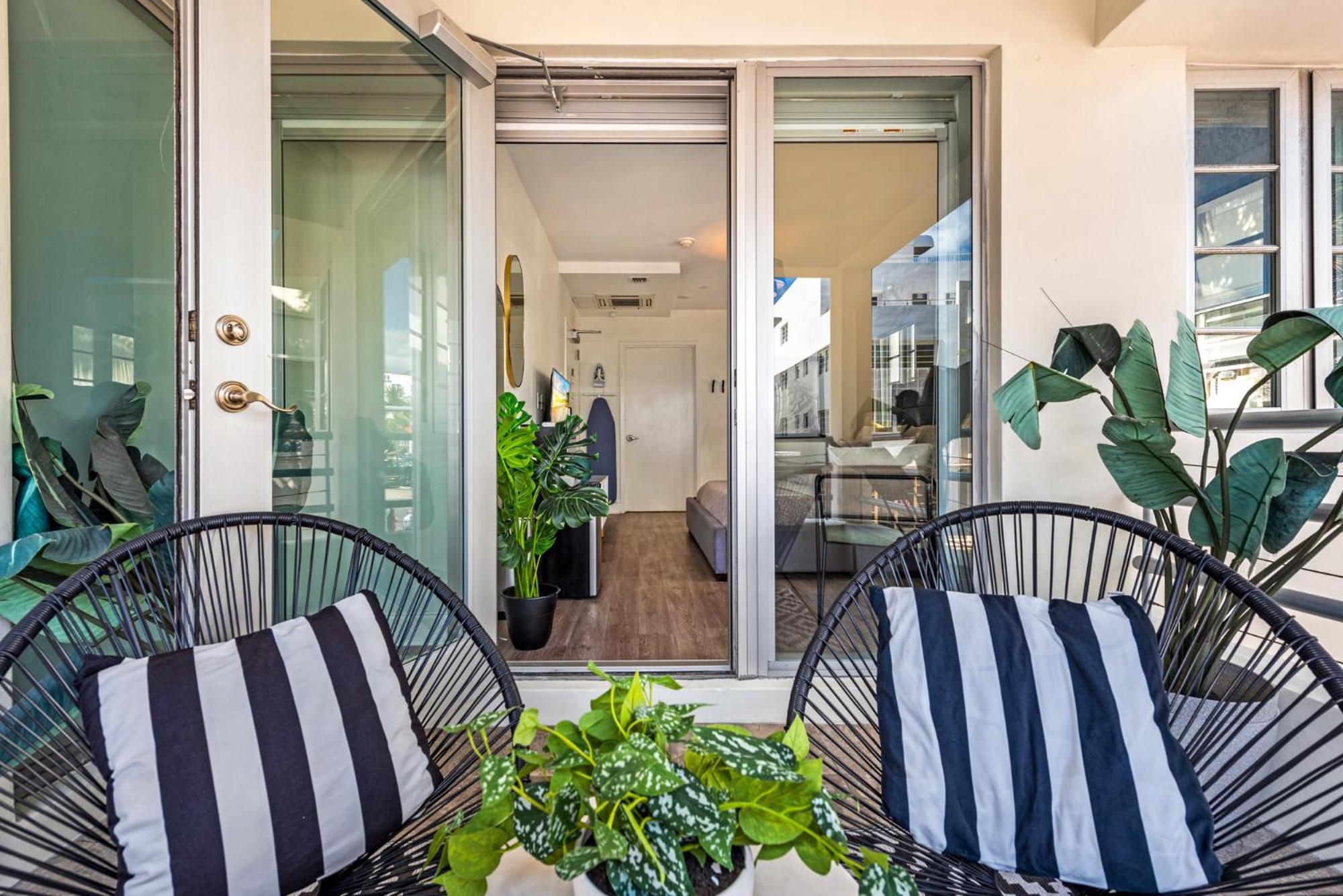 Luxuri Suites Μαϊάμι Μπιτς Εξωτερικό φωτογραφία